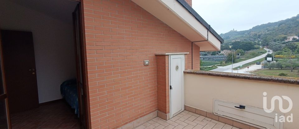 Attico / Mansarda / Loft 3 locali di 75 m² a Campofilone (63061)