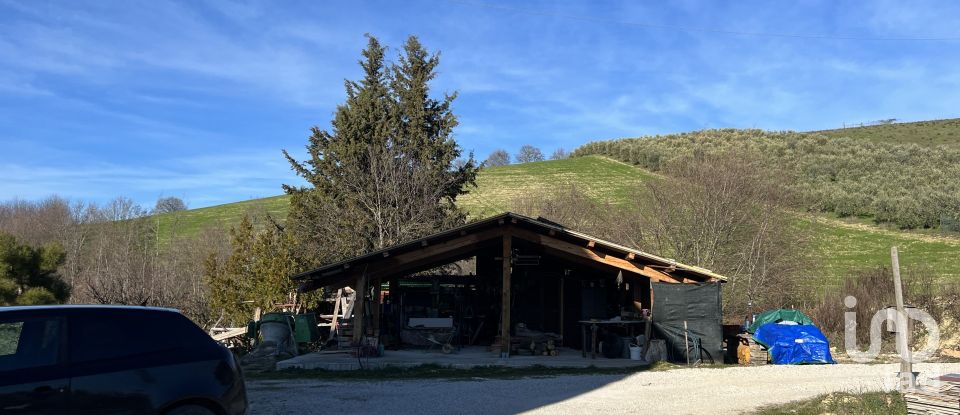 Casa indipendente 10 locali di 240 m² in Fermo (63900)