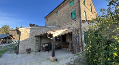 Casa indipendente 10 locali di 240 m² in Fermo (63900)