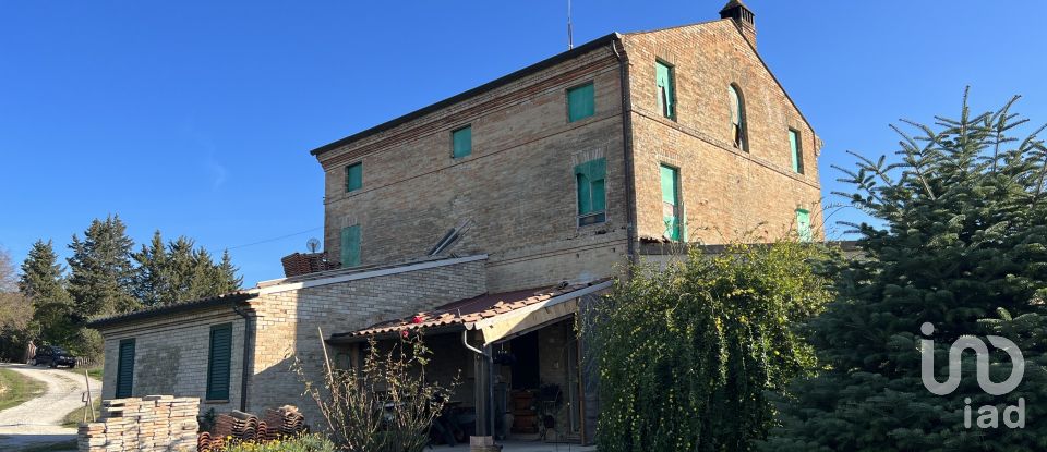 Casa indipendente 10 locali di 240 m² in Fermo (63900)
