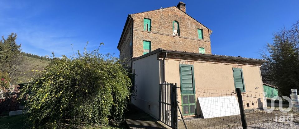 Casa indipendente 10 locali di 240 m² in Fermo (63900)