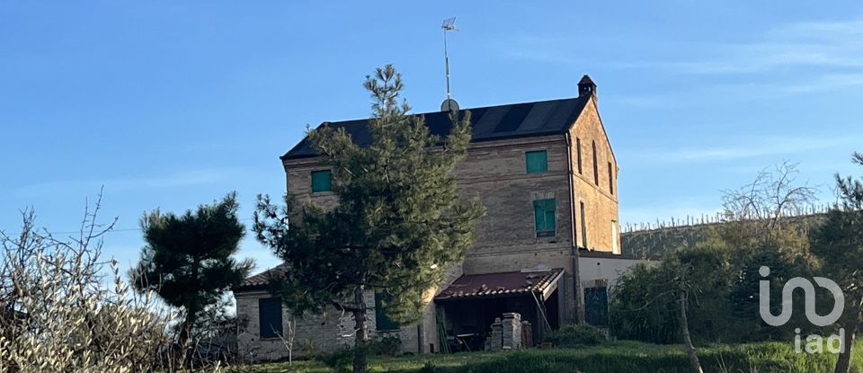 Casa indipendente 10 locali di 240 m² in Fermo (63900)