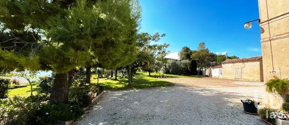 Casa indipendente 10 locali di 740 m² in Recanati (62019)