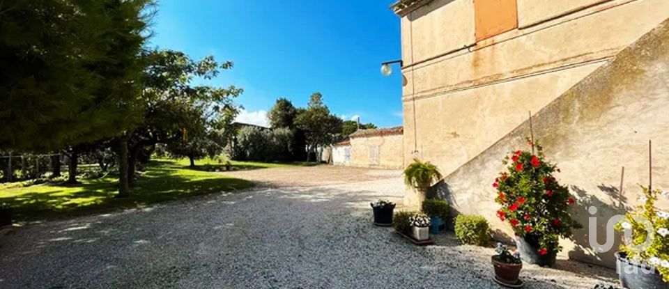 Town house 10 rooms of 740 m² in Recanati (62019)
