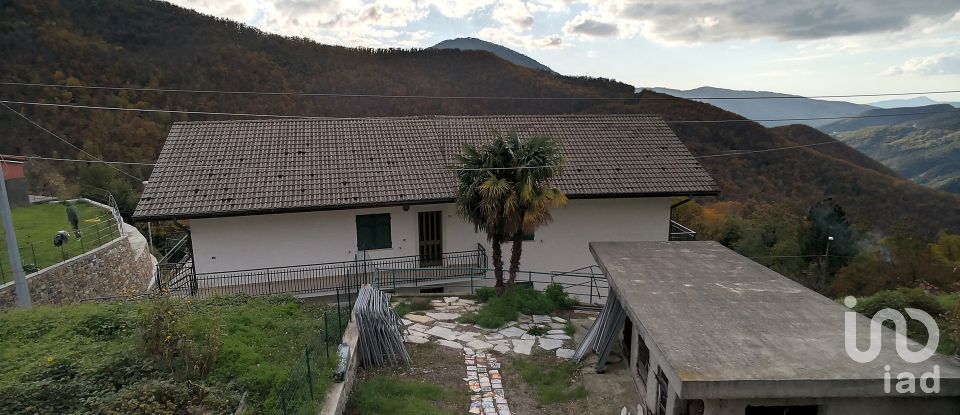 House 0 rooms of 160 m² in Neirone (16040)