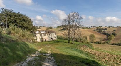 Rustico 6 locali di 223 m² in Montefano (62010)