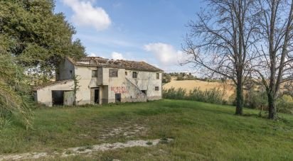 Country house 6 rooms of 223 sq m in Montefano (62010)