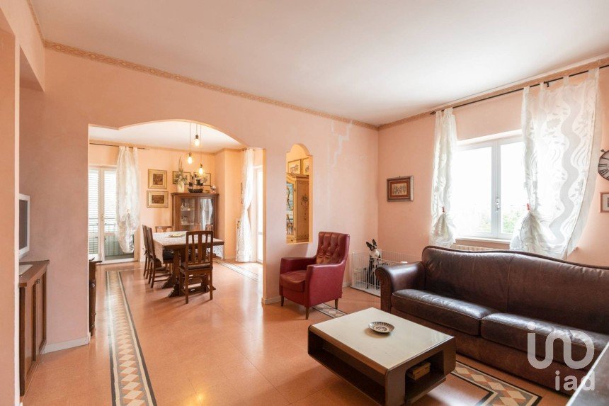 Apartment 5 rooms of 170 m² in Montegranaro (63812)