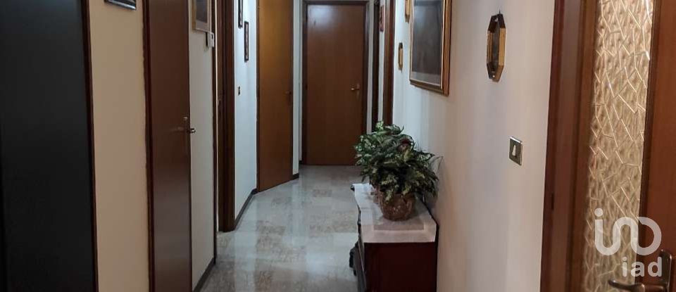 Apartment 7 rooms of 97 m² in Pescara (65129)