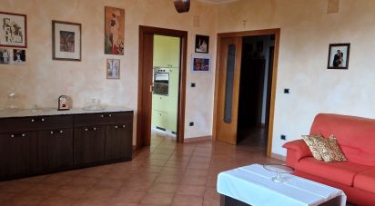 Lodge 8 rooms of 224 m² in Mosciano Sant'Angelo (64023)