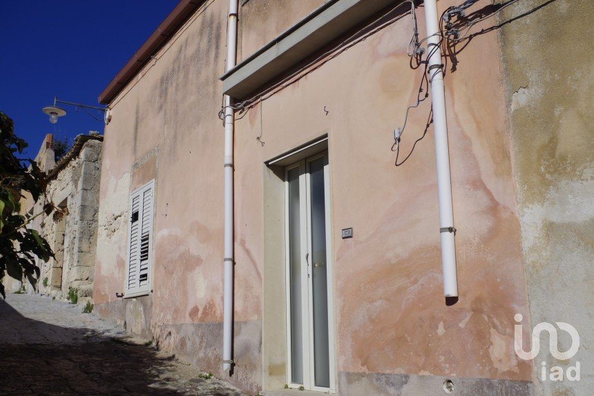 Casa 4 locali di 110 m² in Palazzolo Acreide (96010)