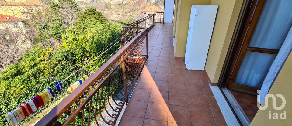 House 12 rooms of 200 m² in Cogoleto (16016)