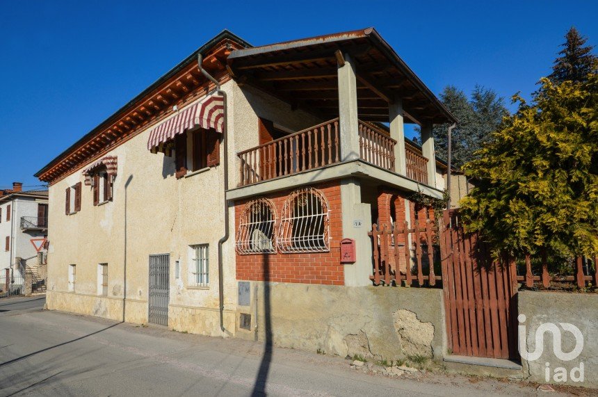 Casa indipendente 13 locali di 300 m² in Saliceto (12079)