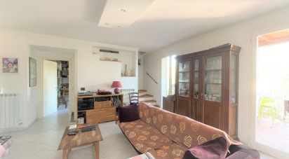 Casale 13 locali di 295 m² in Civezza (18017)