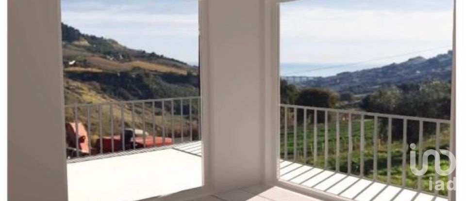 Farm 6 rooms of 160 m² in Monteprandone (63076)