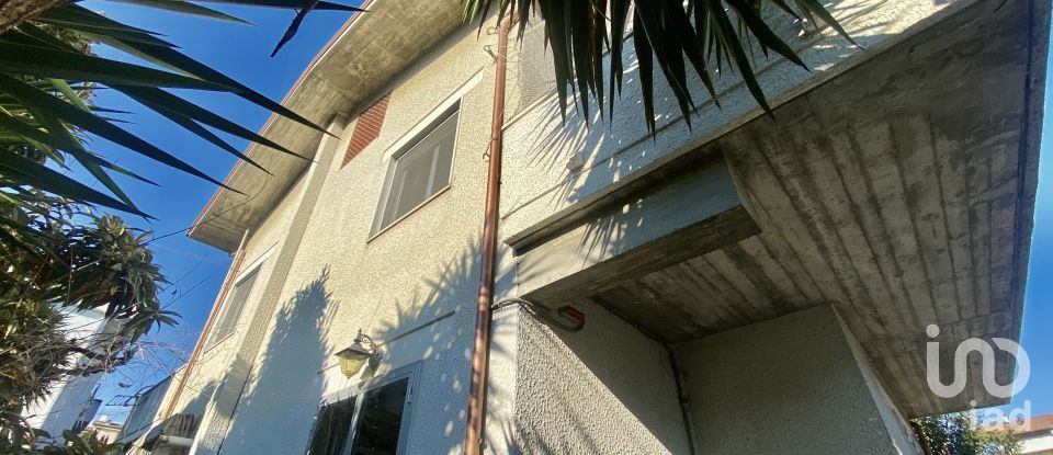 Casa indipendente / Villa 10 locali di 250 m² in Tortoreto (64018)