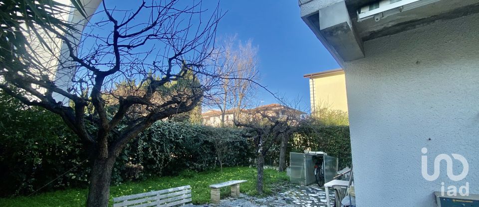 Casa 10 locali di 250 m² in Tortoreto (64018)
