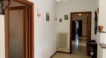 Appartamento 5 locali di 128 m² a Apecchio (61042)
