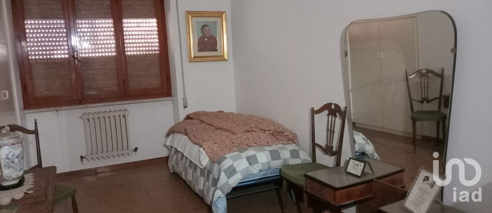 Apartment 8 rooms of 162 m² in Civitella del Tronto (64010)