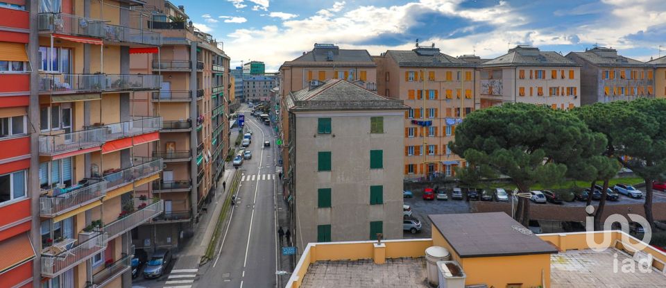 Four-room apartment of 100 m² in Genova (16153)