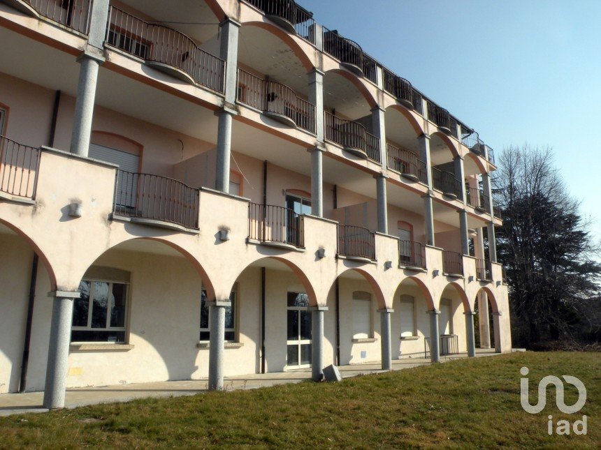 Hotel 4* of 5,844 m² in Ameno (28010)