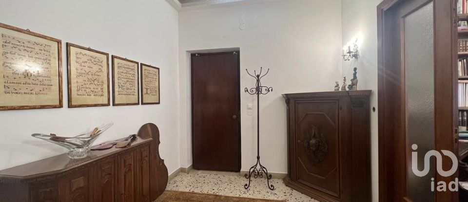 Appartamento 8 locali di 165 m² a Palermo (90144)