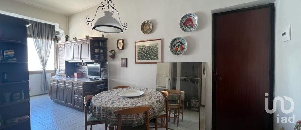 Apartment 8 rooms of 165 m² in Palermo (90144)