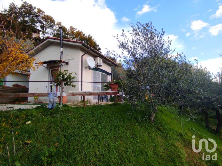 Terreno di 2.000 m² in Poggio Nativo (02030)