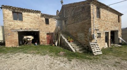 Casa indipendente / Villa 7 locali di 233 m² in Monte San Pietrangeli (63815)