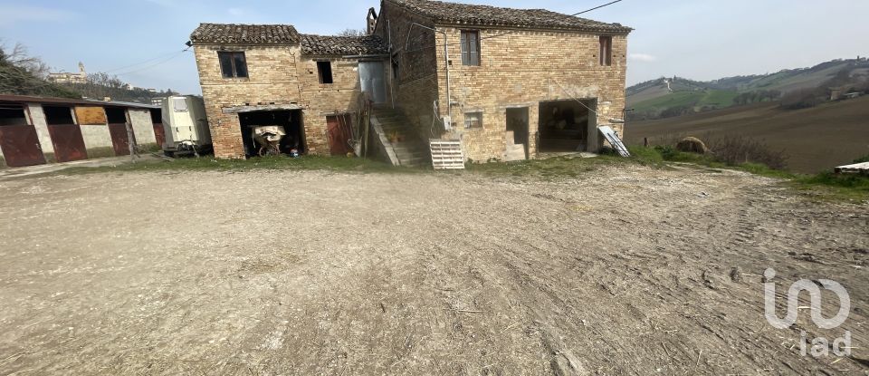 Casa indipendente / Villa 7 locali di 233 m² in Monte San Pietrangeli (63815)