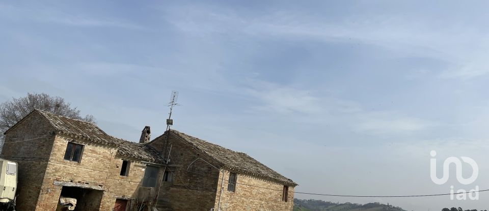 Casa indipendente / Villa 7 locali di 233 m² in Monte San Pietrangeli (63815)