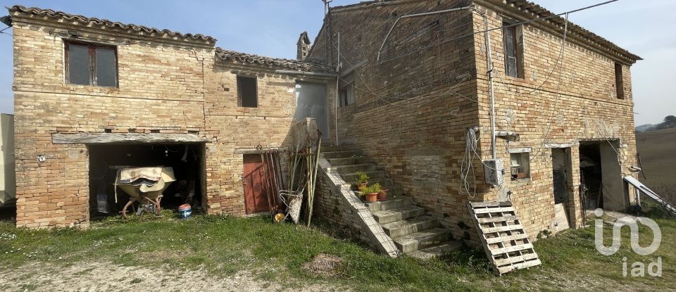 Casa indipendente / Villa 7 locali di 233 m² in Monte San Pietrangeli (63815)