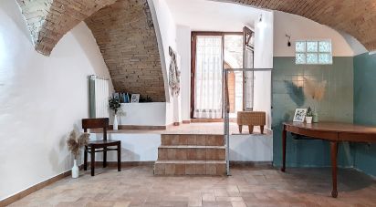 Bilocale di 67 m² a Foligno (06034)