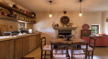 Trullo 10 locali di 380 m² in Cisternino (72014)