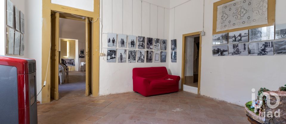 House 30 rooms of 800 m² in Roseto degli Abruzzi (64026)