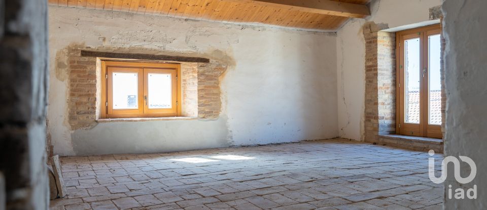 House 30 rooms of 800 m² in Roseto degli Abruzzi (64026)