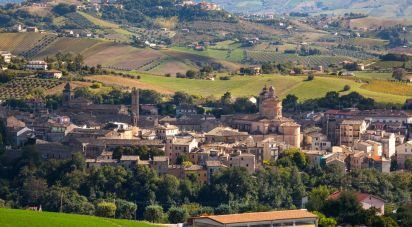 Casale 8 locali di 240 m² in Offida (63073)