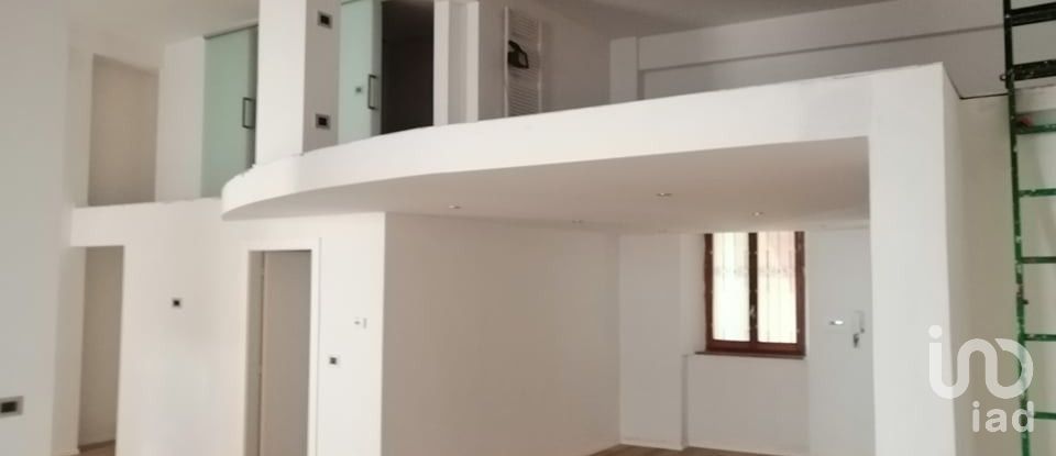 Appartamento 7 locali di 210 m² a Ascoli Piceno (63100)
