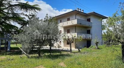 Casa indipendente / Villa 7 locali di 336 m² in Nereto (64015)