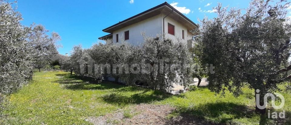 Casa indipendente / Villa 7 locali di 336 m² in Nereto (64015)