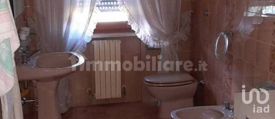 Casa indipendente / Villa 7 locali di 336 m² in Nereto (64015)