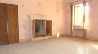 House 7 rooms of 200 m² in Alice Castello (13040)