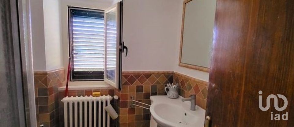 Casa indipendente / Villa 7 locali di 218 m² in Montalto delle Marche (63068)