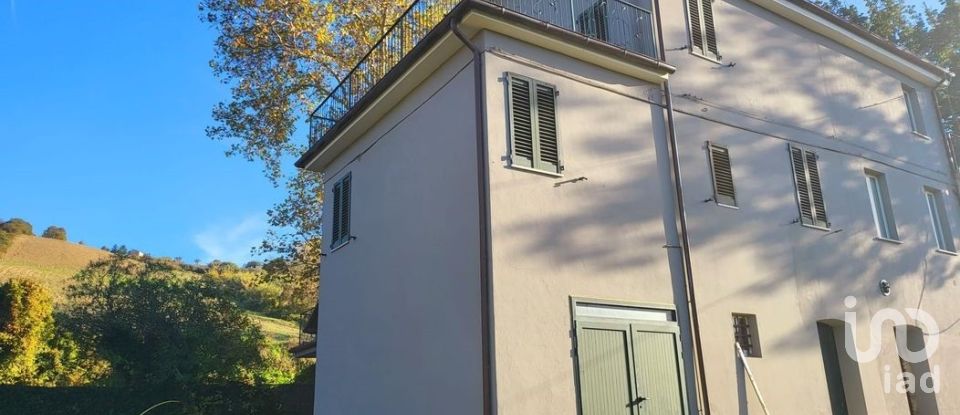 Casa indipendente / Villa 7 locali di 218 m² in Montalto delle Marche (63068)
