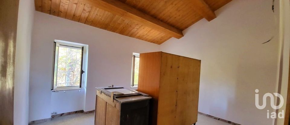 Casa indipendente / Villa 7 locali di 218 m² in Montalto delle Marche (63068)