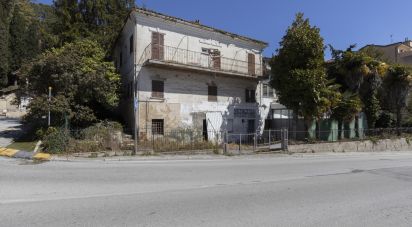 Casa indipendente 0 locali di 200 m² in Osimo (60027)