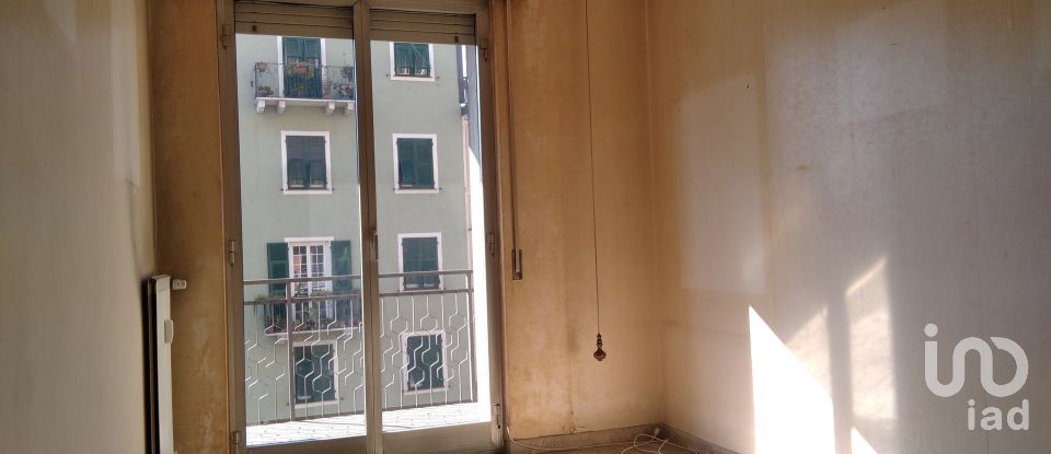 Three-room apartment of 84 m² in Genova (16162)
