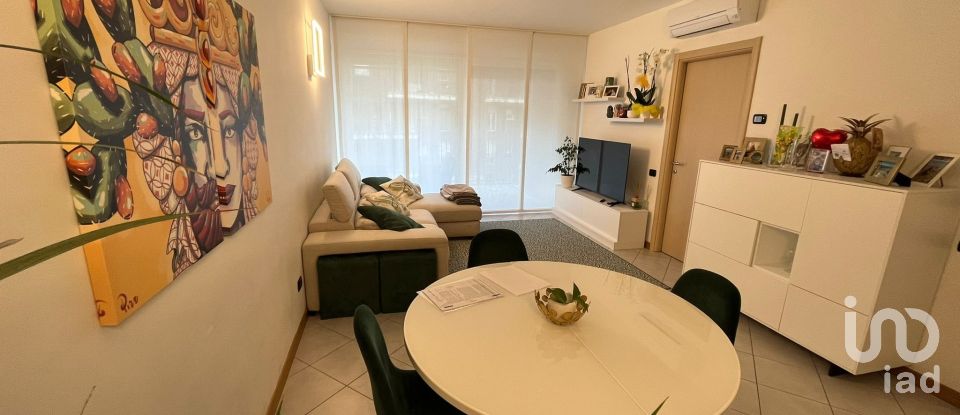 Three-room apartment of 120 m² in Peschiera Borromeo (20068)