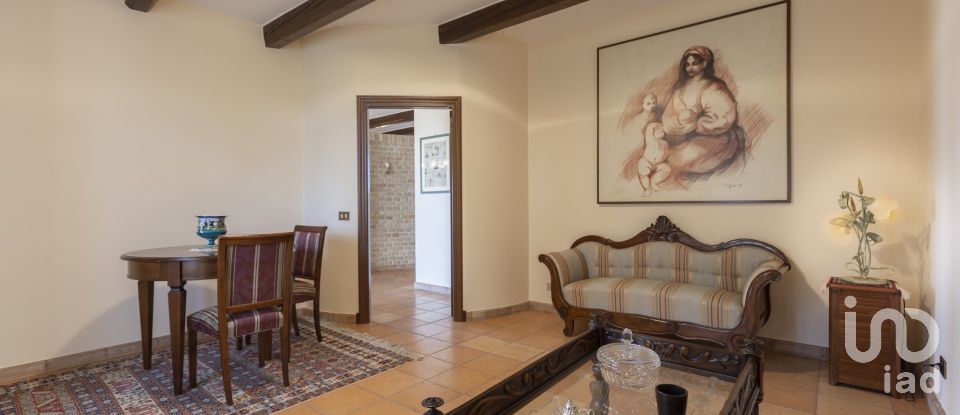 Villa 8 locali di 426 m² in Montegranaro (63812)