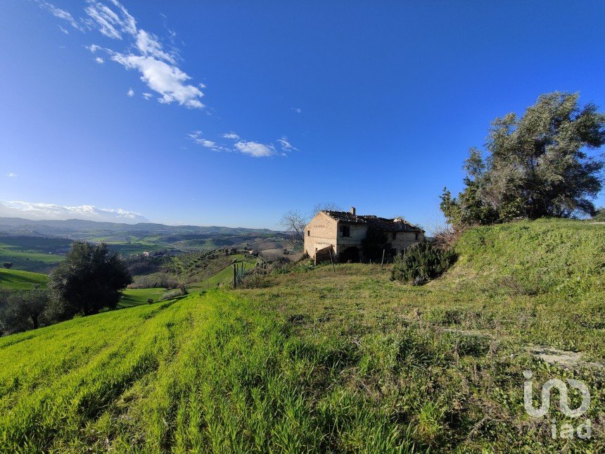 Casa indipendente 8 locali di 330 m² in Ponzano di Fermo (63845)